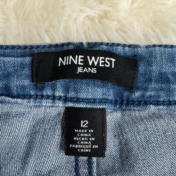 Nine West Gramercy Jeans Womens 12 Blue Skinny Ankle Distressed Measures 34 x 25 - Picture 3 of 10